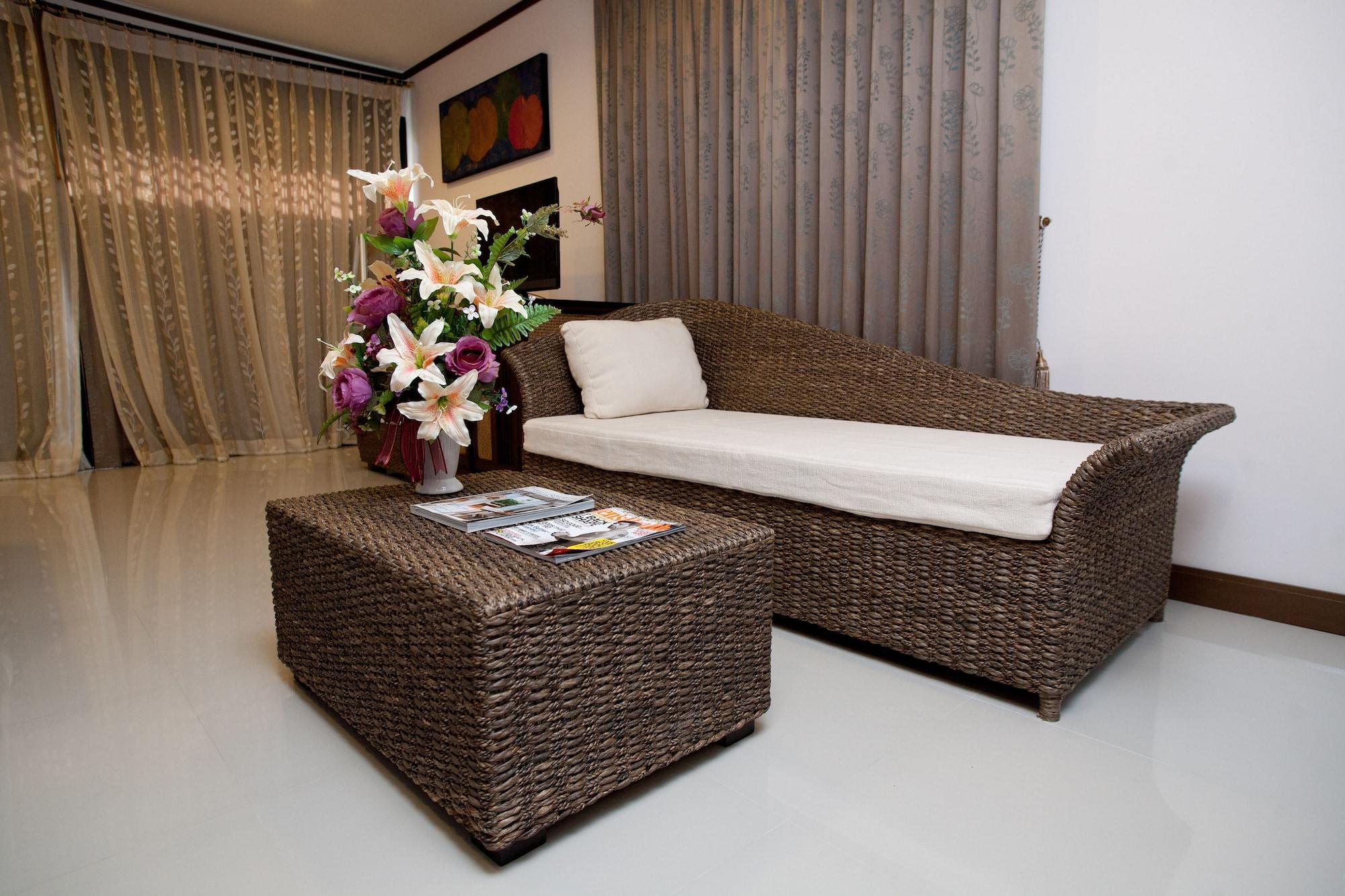 Ploykhumthong Boutique Resort Bangkok Luaran gambar