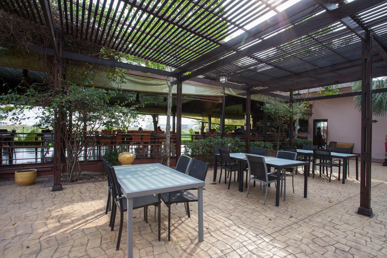 Ploykhumthong Boutique Resort Bangkok Luaran gambar