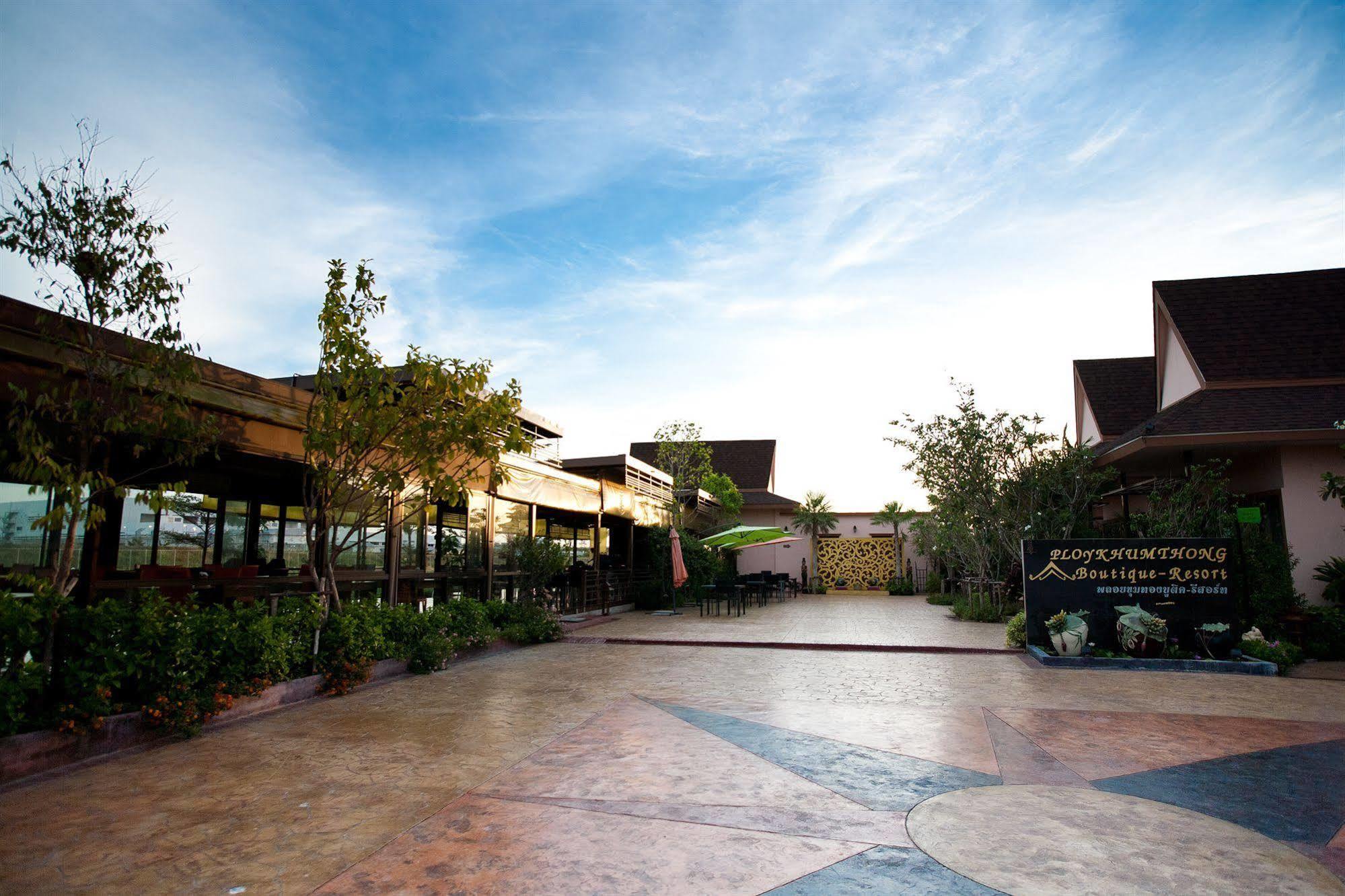 Ploykhumthong Boutique Resort Bangkok Luaran gambar