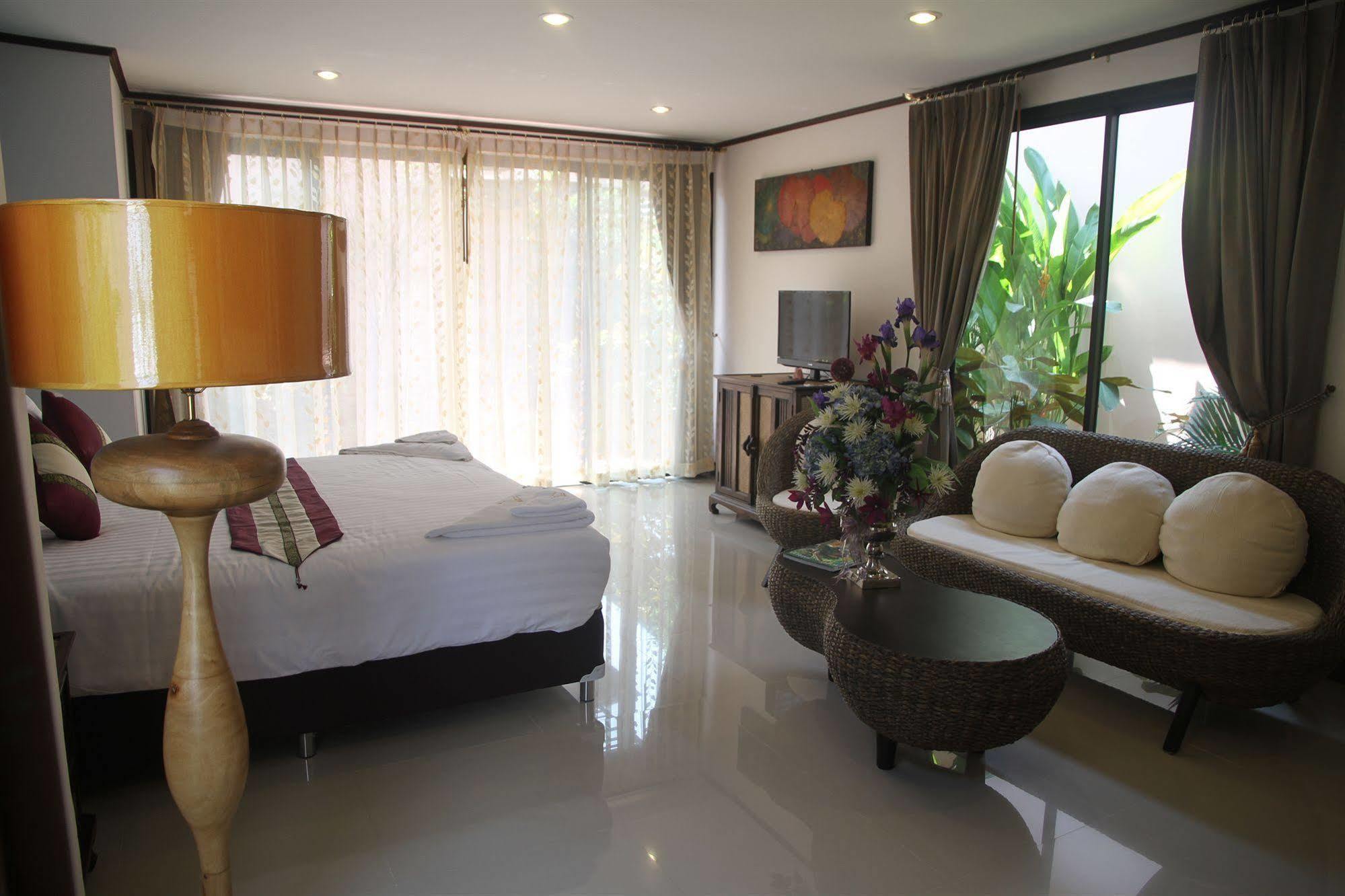 Ploykhumthong Boutique Resort Bangkok Luaran gambar