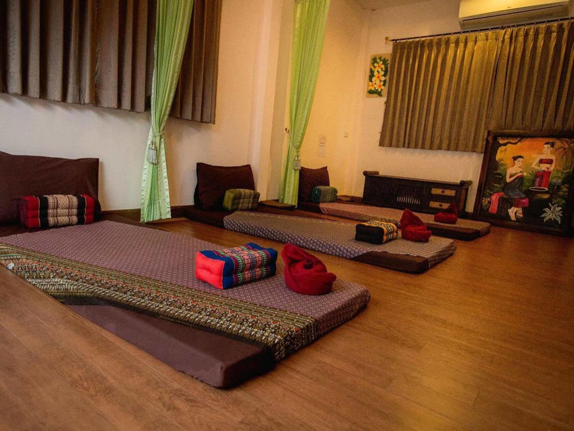 Ploykhumthong Boutique Resort Bangkok Luaran gambar